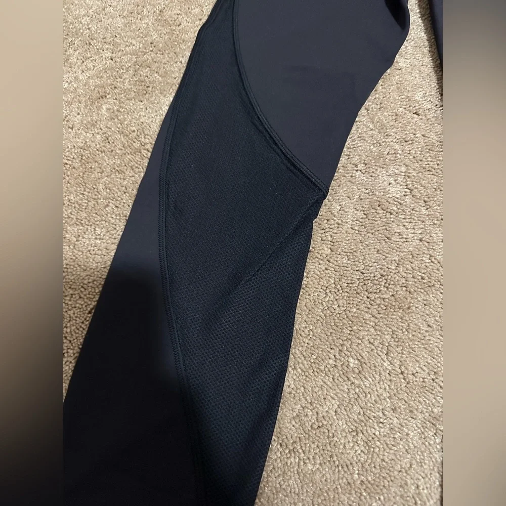 NWT lulu leggings size 2 - Picture 3 of 6